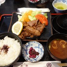 牛銀本店のとなり 予約不用 手軽に入れる 駐車場も広い By Nomonomo 洋食屋牛銀のクチコミ フォートラベル