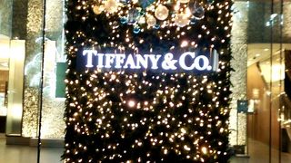 銀座中央通り沿いのティファニー