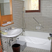 主　バスルーム　こちらの方が若干広い