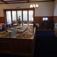 ハーフボードの夕食はサラダビュフェからスタート