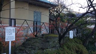 内匠頭の最期をみとった梅