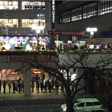 今年はさらに貧相なイルミネーションです。