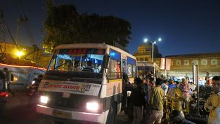 29番のバスでAmber Fortへ