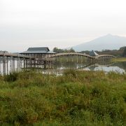 岩木山をバックにした三連太鼓橋