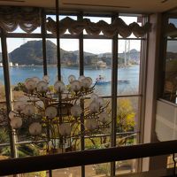 宿舎内から関門海峡を見る