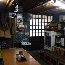 一卓だけあるテーブルも相席