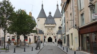 三角屋根がかわいらしい