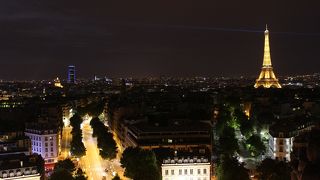 夜に訪問、通りの光がきれいでした。