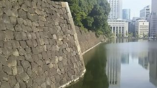 日比谷公園、皇居外苑から霞が関に伸びます