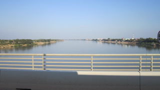 オーストラリアの援助で建設された橋