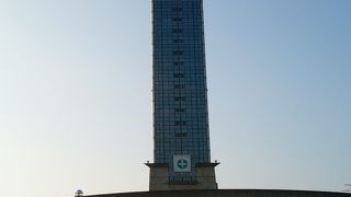 散居村、メルヘン建物などが見られるタワー