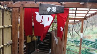 観光客が多いです。