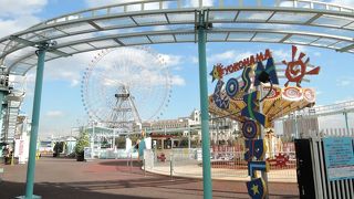 コスモワールド遊園地でも桜木町駅からは遠い場所に立地しますは