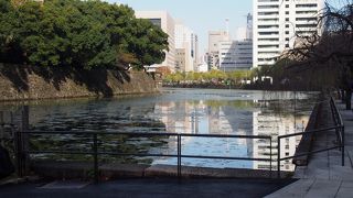 大手門へと続く橋