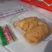 稲荷参りのあとのお稲荷さん。