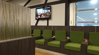 一人席が確立されていて、充電もしやすい