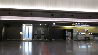 早朝のJALグローバルクラブカウンター