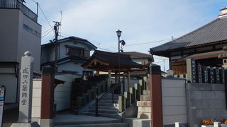 成田山の境内ではなく、離れた所にありました