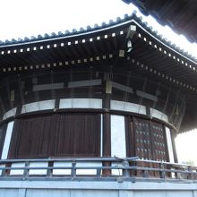 目の前が太子堂