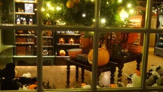 広いショップでお買いもの