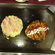 豚玉880円　とん平焼き520円