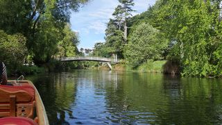 クライストチャーチ植物園を流れる