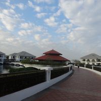 ここを歩いて朝食へ行きます。