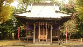 急な坂を上りました。