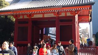 「持国天」と「増長天」が納められている。　だから二天門