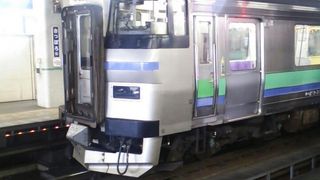 倶知安６時20分発普通列車苫小牧行きは小樽～札幌間でディーゼルカーと電車の併結運転が行われます