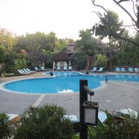 屋外プール　この時期は寒くて利用できない