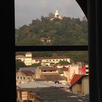 部屋からホワイトブッダが見える