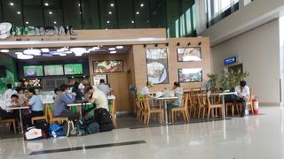 深夜便でのホーチミン空港