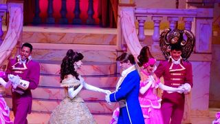 映画の世界を具現化したステージ