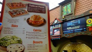 ランチは大好きなピノキオの世界で