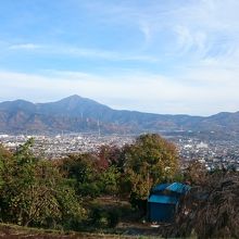 駐車場から丹沢を望む