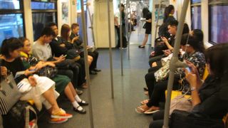 黒系の服を見かけました