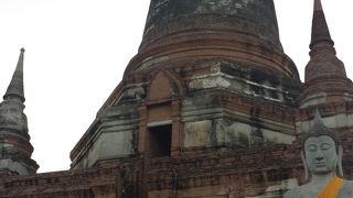 アユタヤ遺跡群の中で最も高い