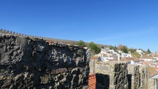 城壁から落下する事故があったそうです！