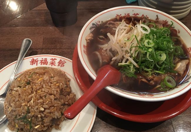 黒いスープの京都ラーメン