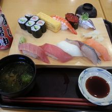 新鮮ば魚介類の寿司