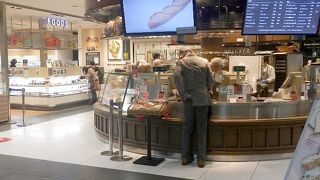 JR京都伊勢丹SUVACOの2Fにあるベーカリーカフェ