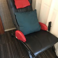 邪魔なマッサージチェア　二回も足の指をぶつけた