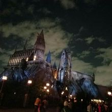 夜のホグワーツ城