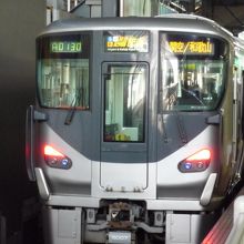 関西空港と大阪駅を結ぶ関空快速