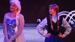 大人もちびっこもみんなで歌う