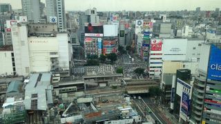 ホール前からの眺めが楽しめる