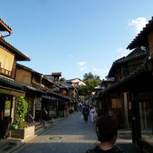 高台寺から来るとこの辻を入って行きます