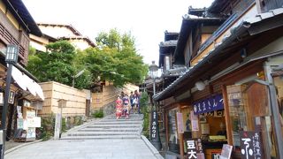 三年坂に比べて落ち着いています