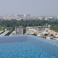 屋上のインフィニティプール